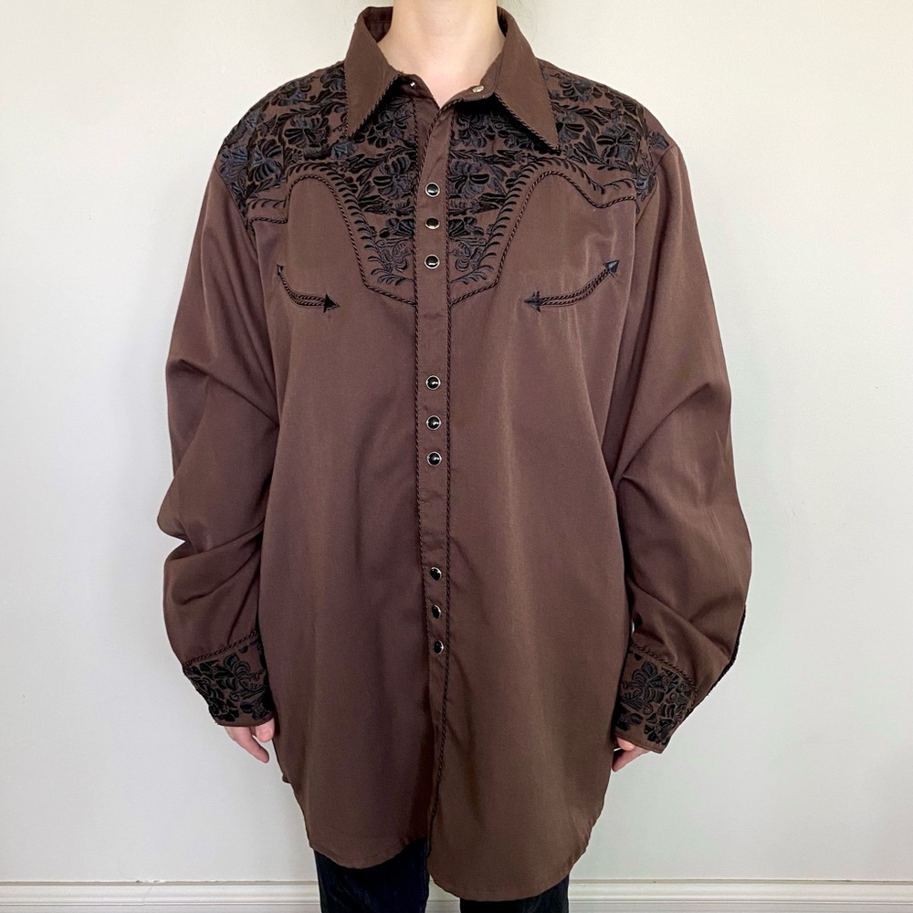 Vintage Scully Western embroidered button-down shirt. 🤎